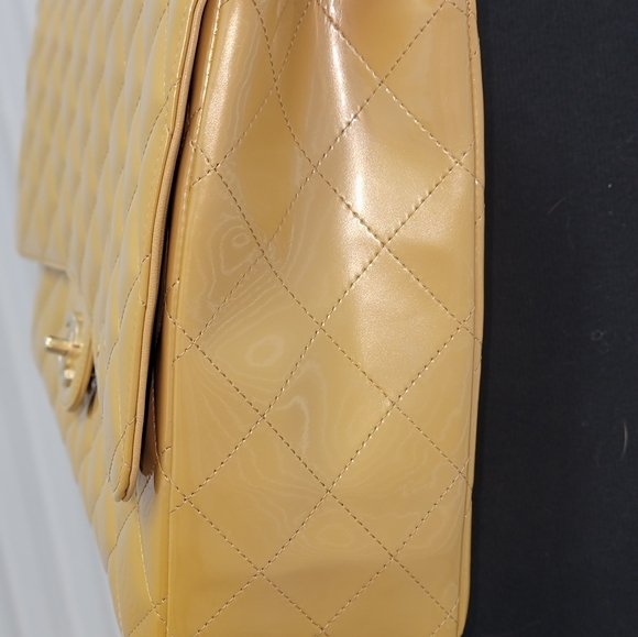 AuthenticCHANEL Jumbo XL single classic flap in a Creamy Gold patent leather ✨️ - Picture 6 of 17